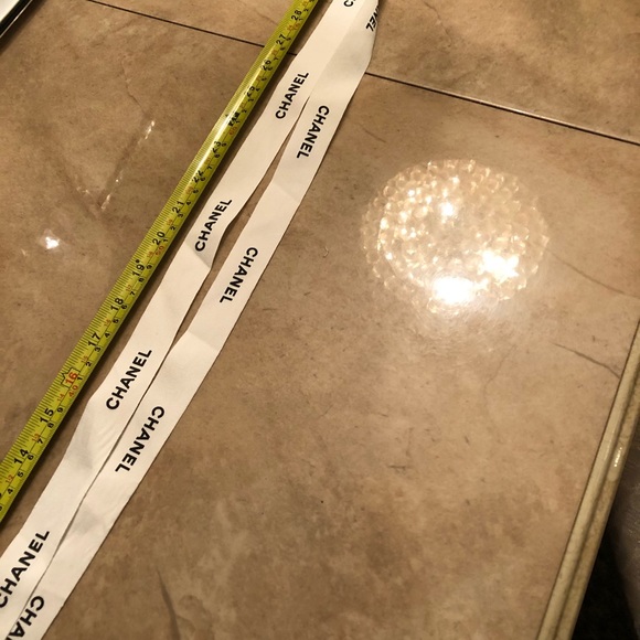 CHANEL - Picture 3 of 7